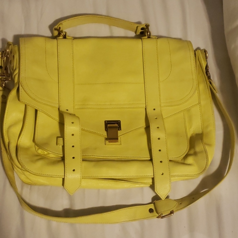 Classic Proensa messenger bag